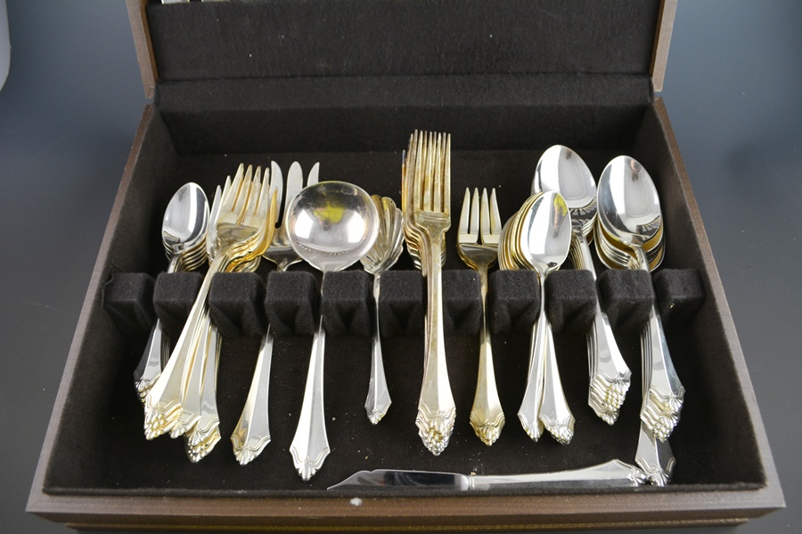 Oneida Community "Belcourt" Silver Plated Flatware and Box