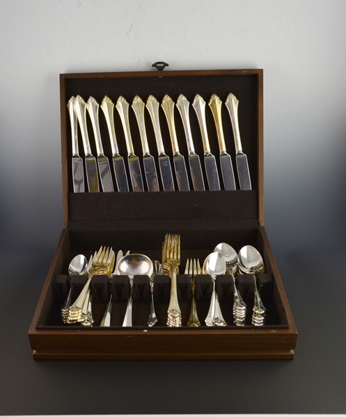 Oneida Community "Belcourt" Silver Plated Flatware and Box