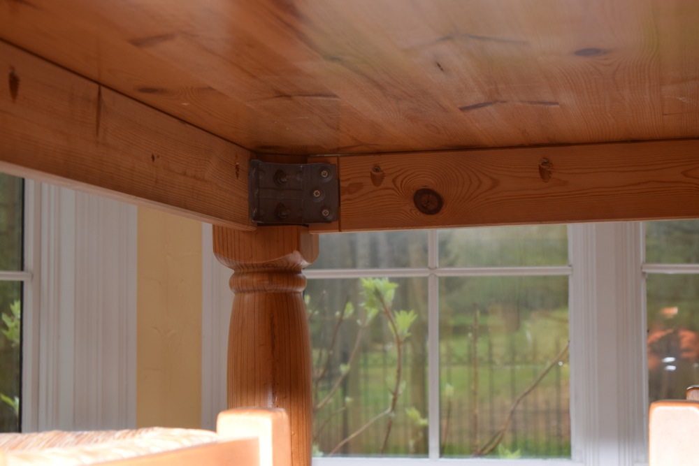 Pottery Barn Pine Farm Table and Eight Chairs