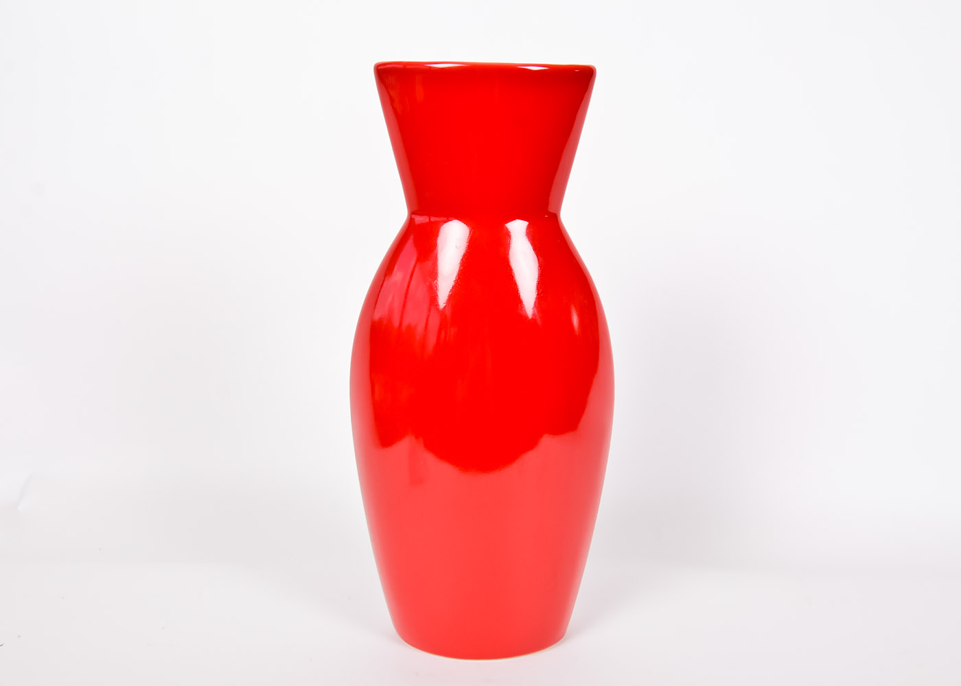 Global Views Red Vase