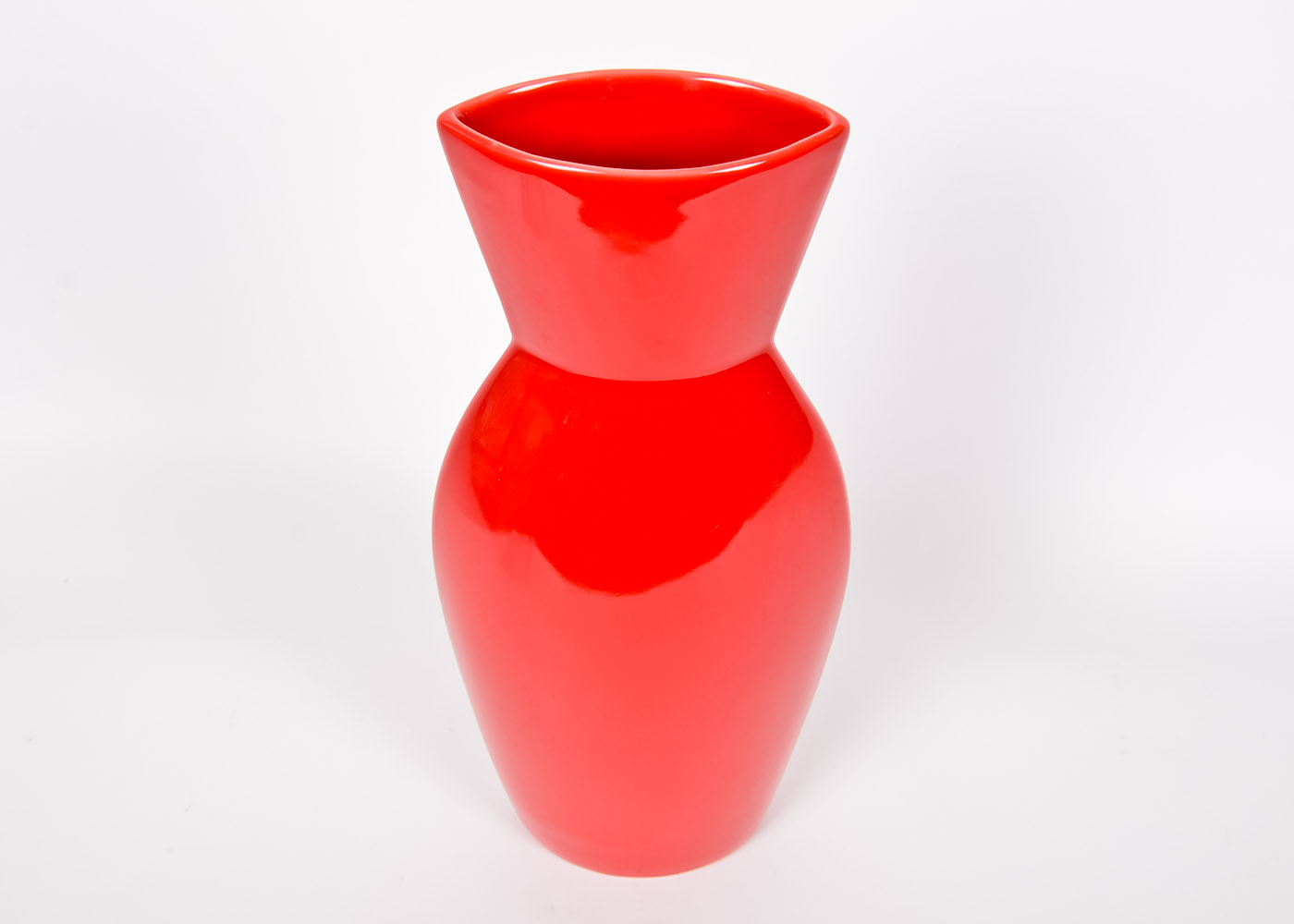 Global Views Red Vase