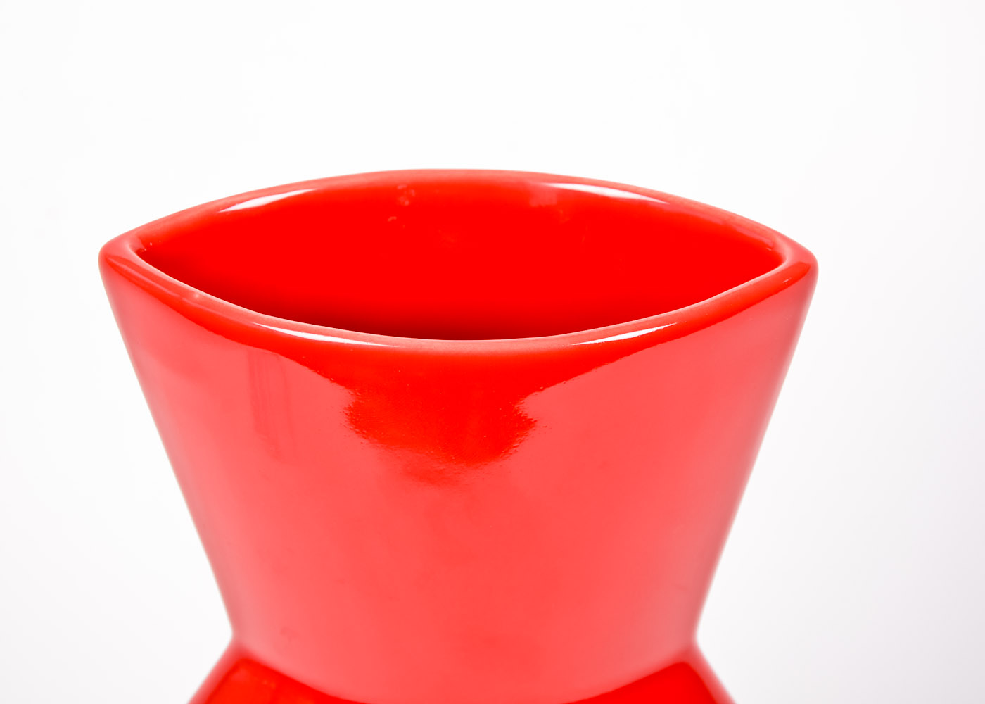 Global Views Red Vase