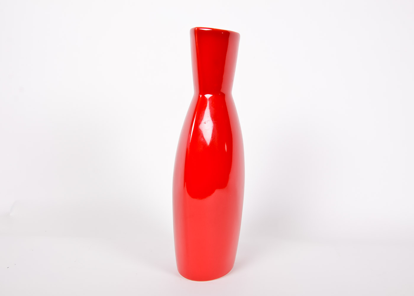 Global Views Red Vase