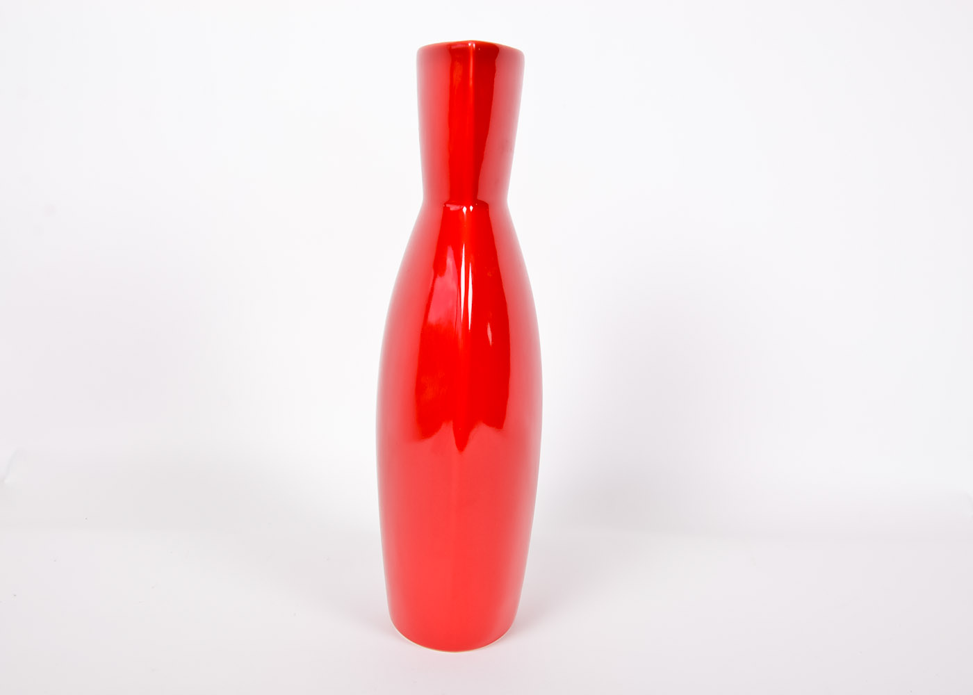 Global Views Red Vase