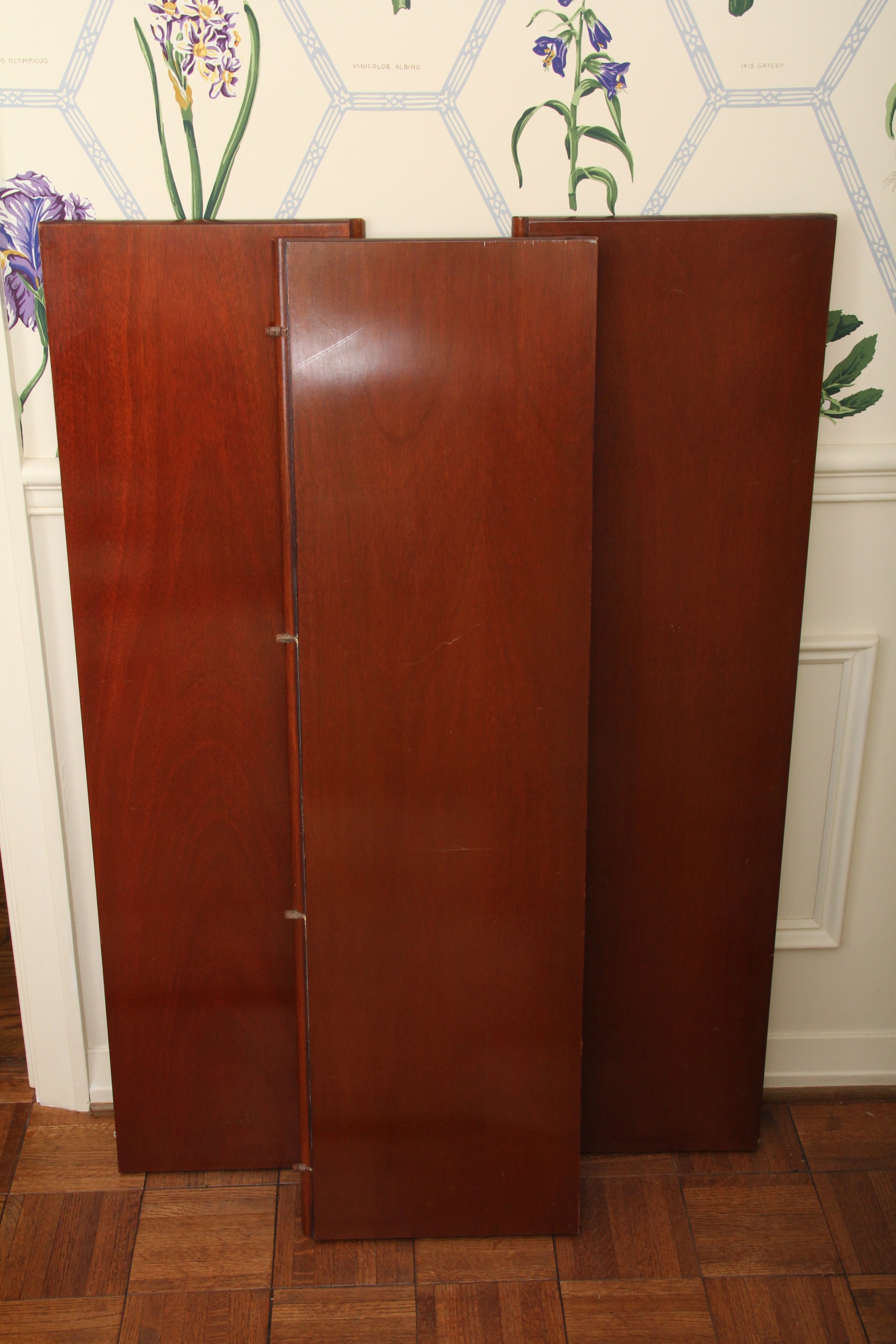 Duncan Phyfe Style Dining Room Table and Chairs