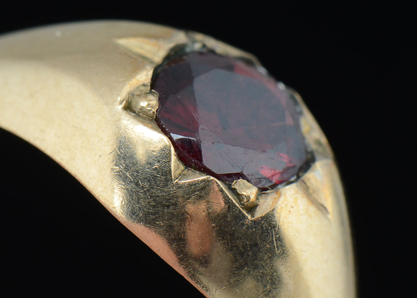 Charles Lyster & Son 9K Yellow Gold and Garnet Ring