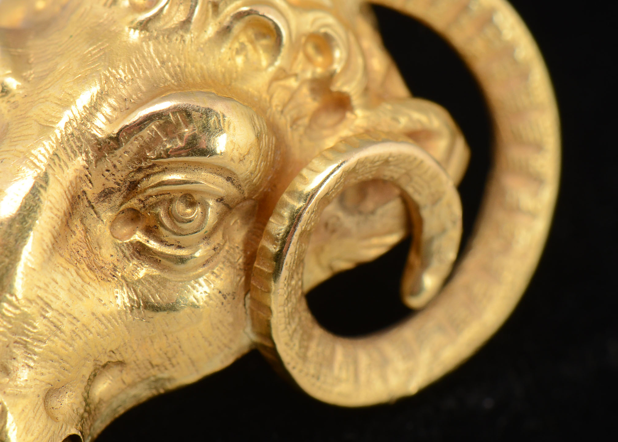 18K Yellow Gold Hollowware Aries Ram Head Pendant