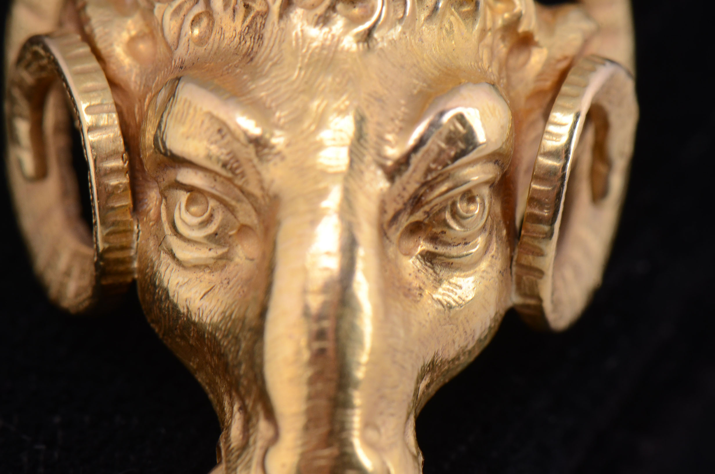 18K Yellow Gold Hollowware Aries Ram Head Pendant