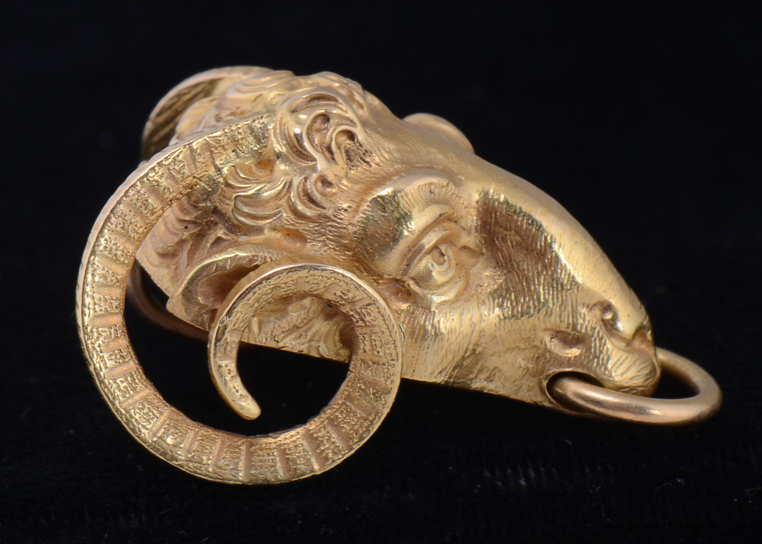 18K Yellow Gold Hollowware Aries Ram Head Pendant