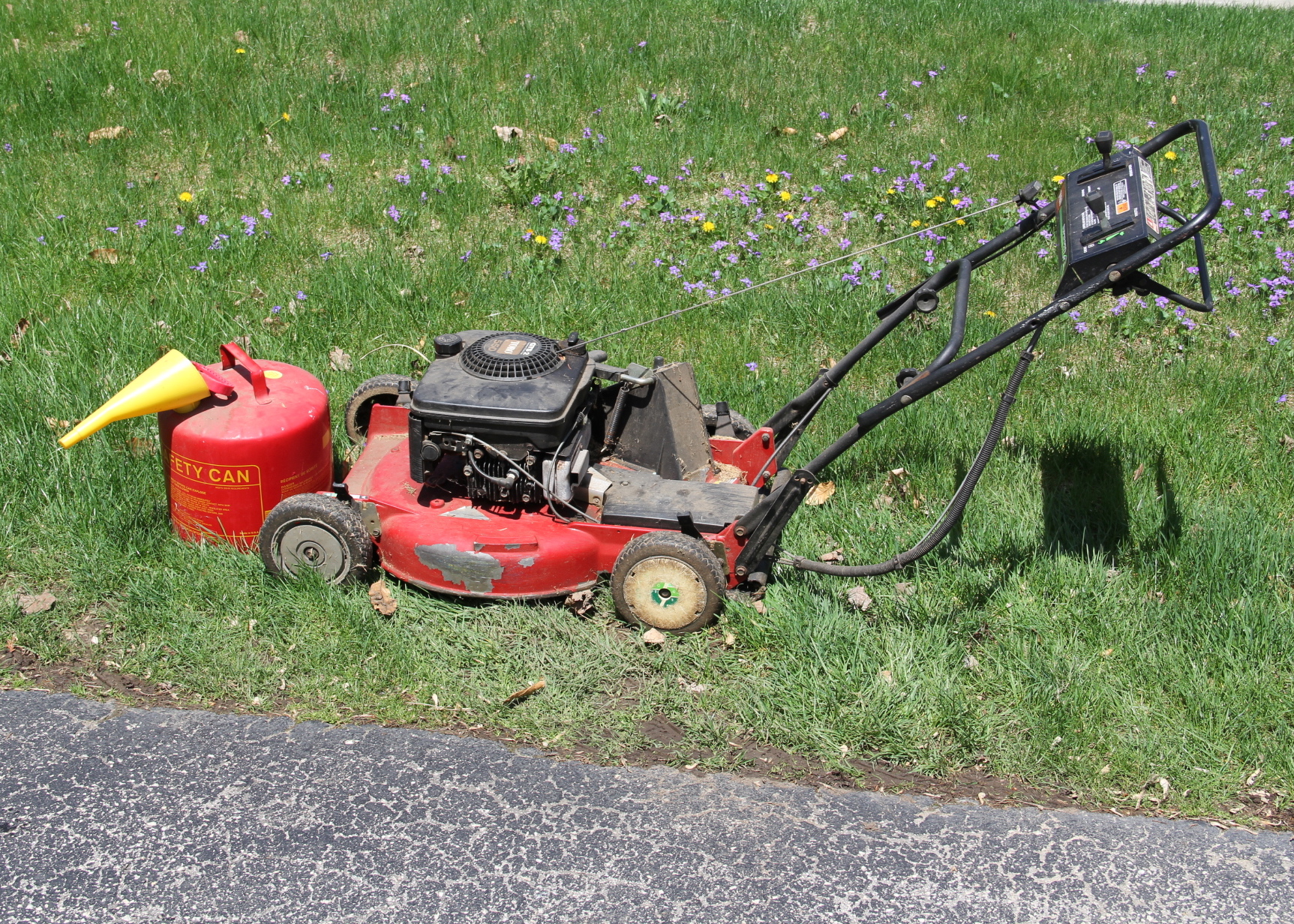 A Toro GTS2-550 Lawn Mower