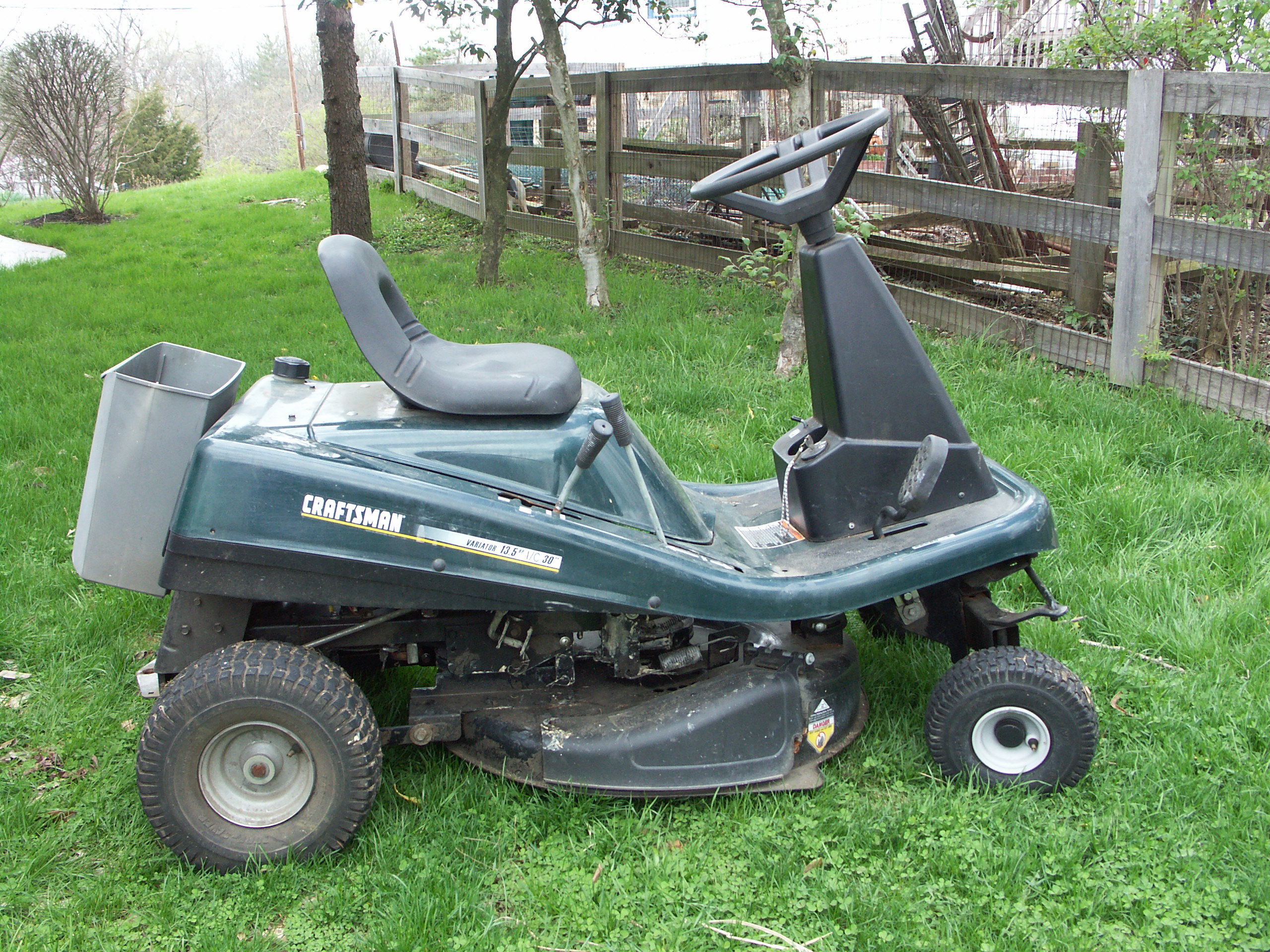Craftsman Riding Lawnmower
