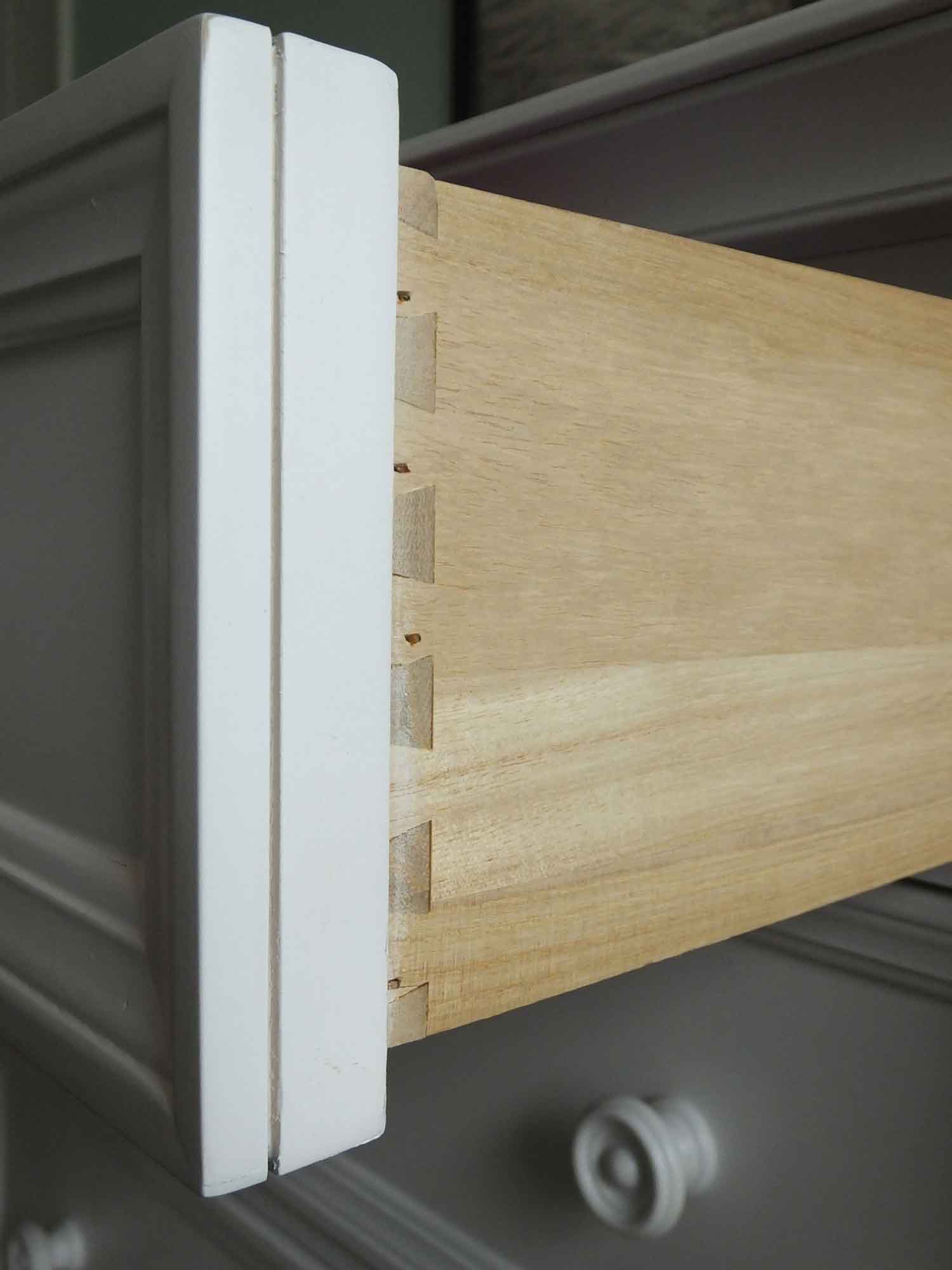 Ragazzi Three Drawer "Pompeii" Chest