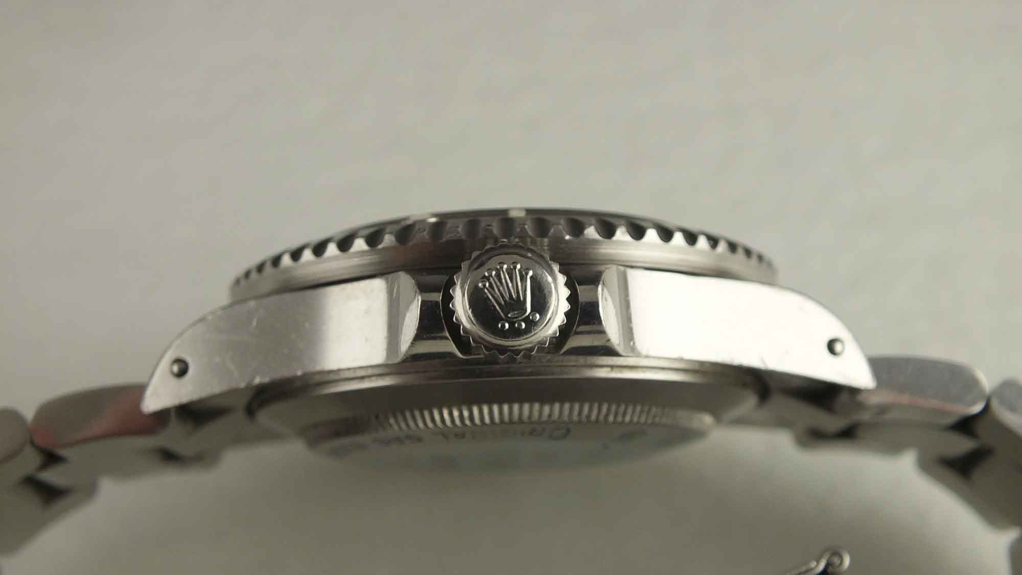 Rolex Oyster "Sea Dweller" 4000 Black Dial Men's Sport Watch