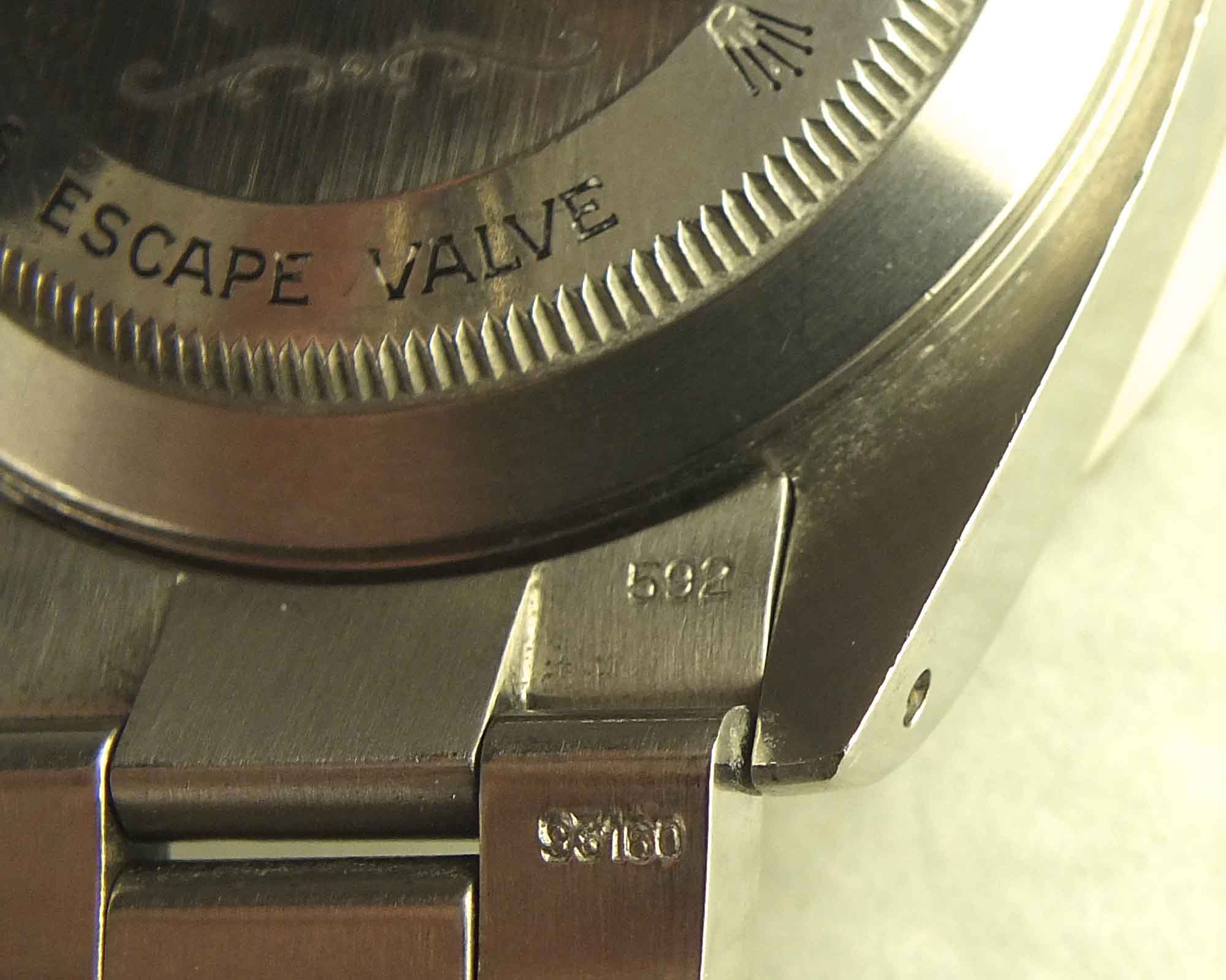 Rolex Oyster "Sea Dweller" 4000 Black Dial Men's Sport Watch