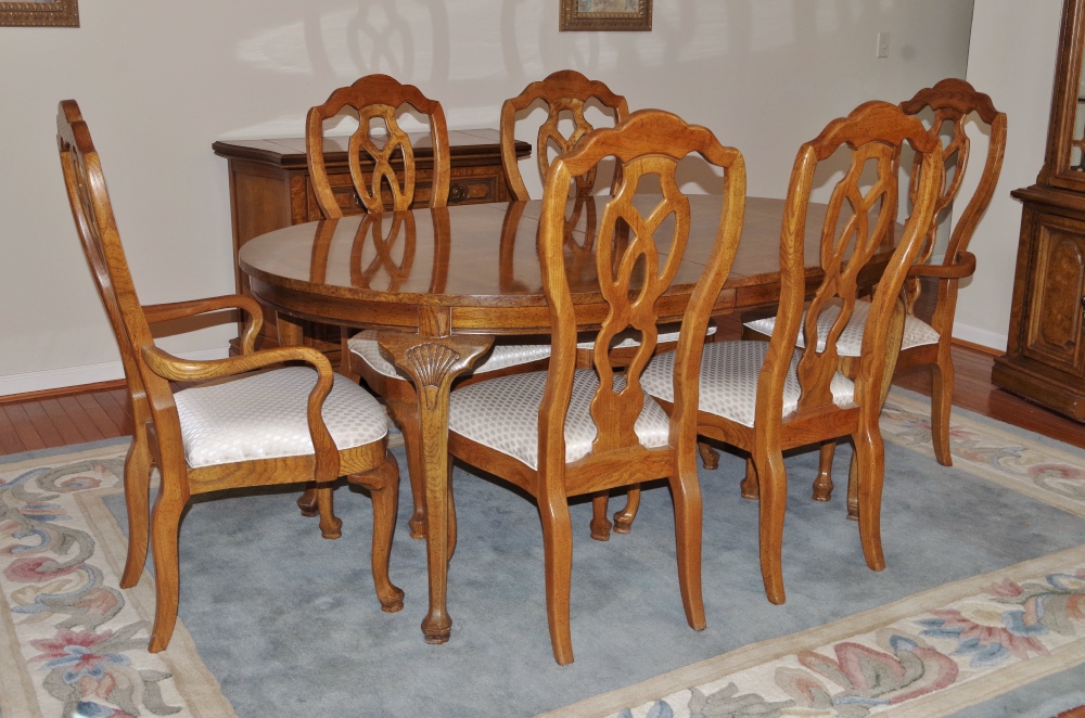 Unique Furniture Makers Pecan Dining Room Table and Chairs