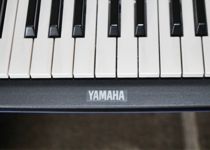 Yamaha Model PSR-78 Keyboard and Stand