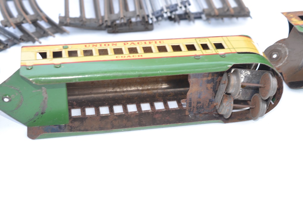 Mid 1930s Vintage Marx Streamliner Train Pieces