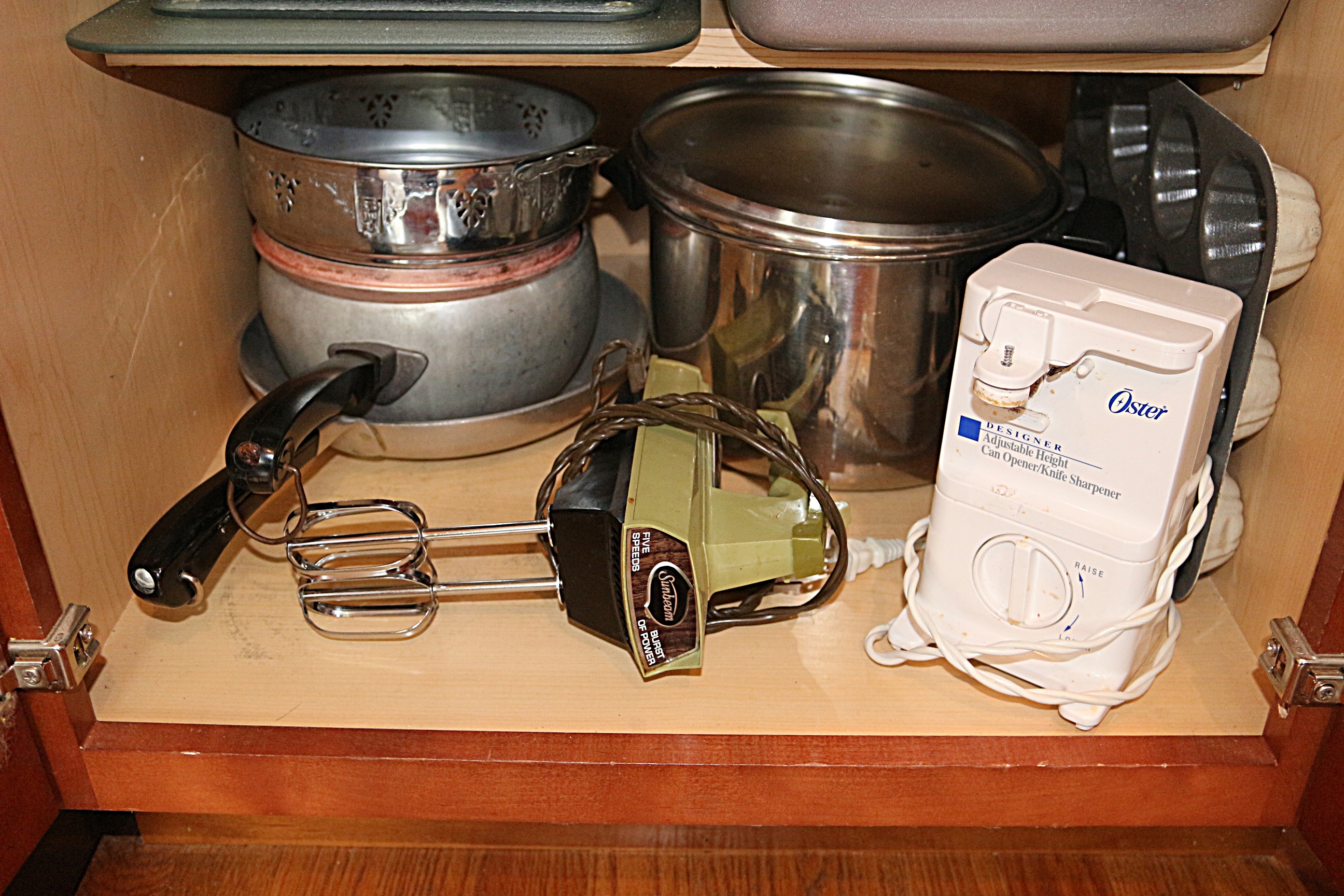 Kitchen Cookware, Baking, and Utensils Lot