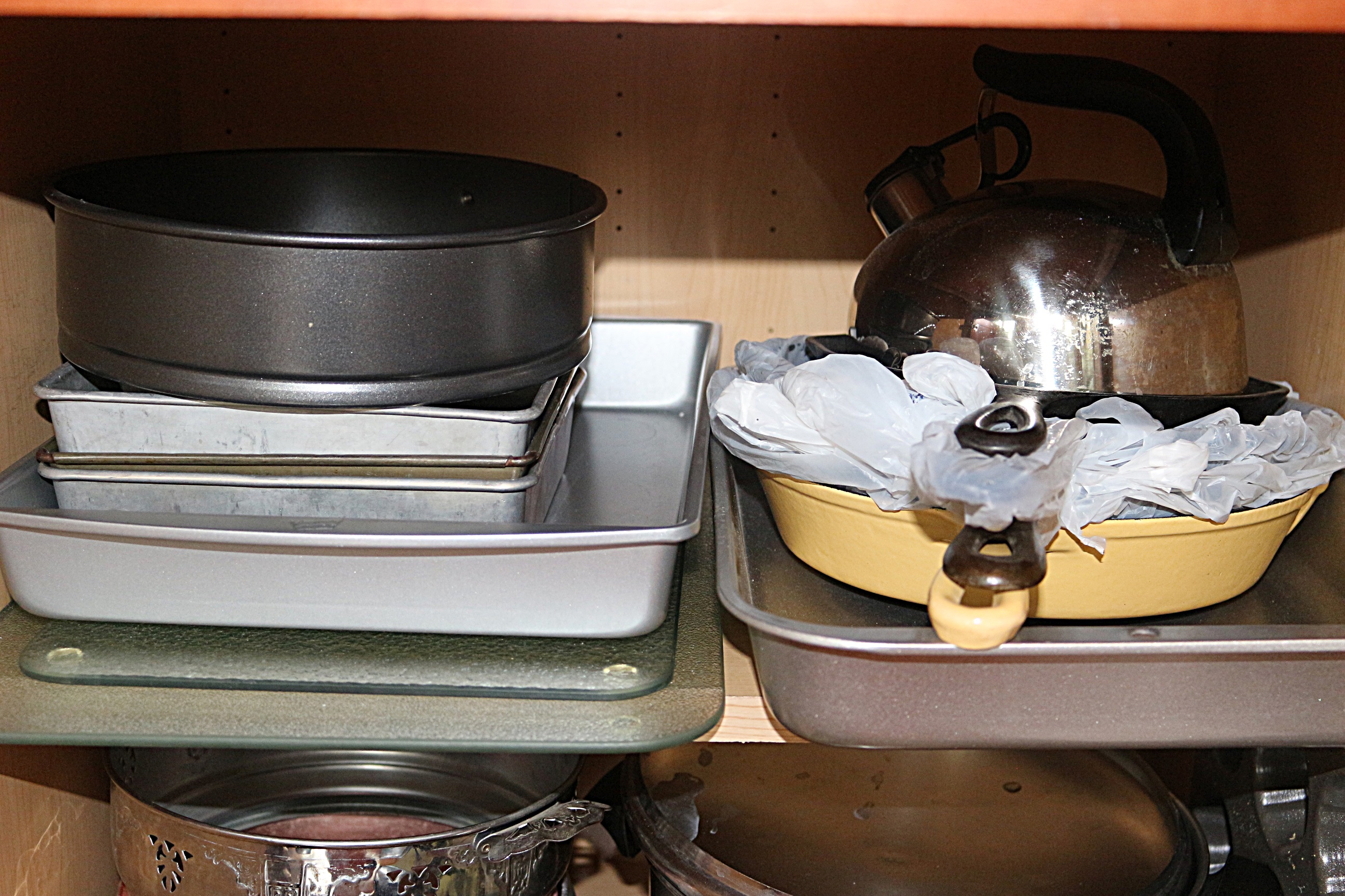 Kitchen Cookware, Baking, and Utensils Lot