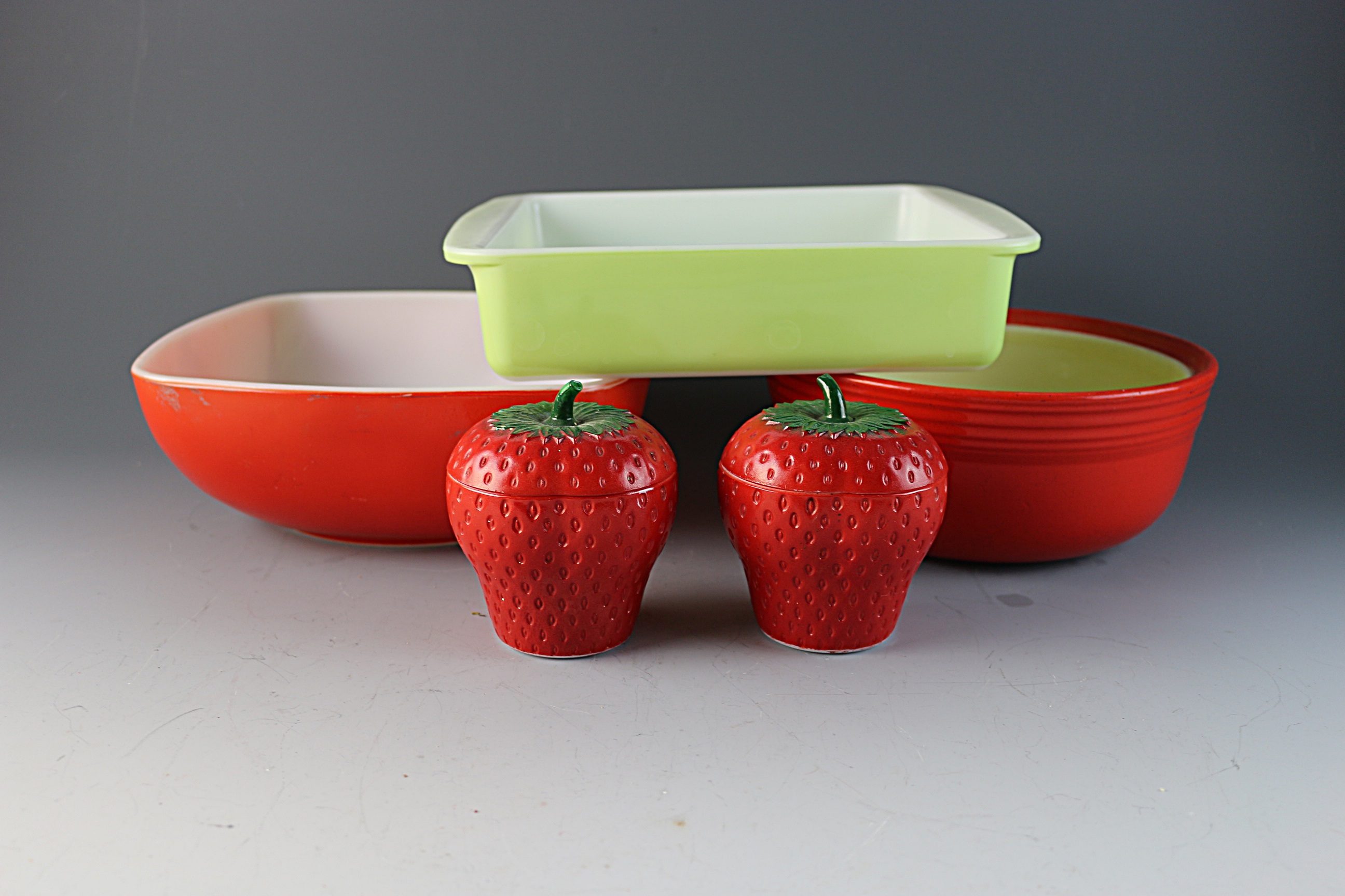 Vintage Pyrex Pottery Group