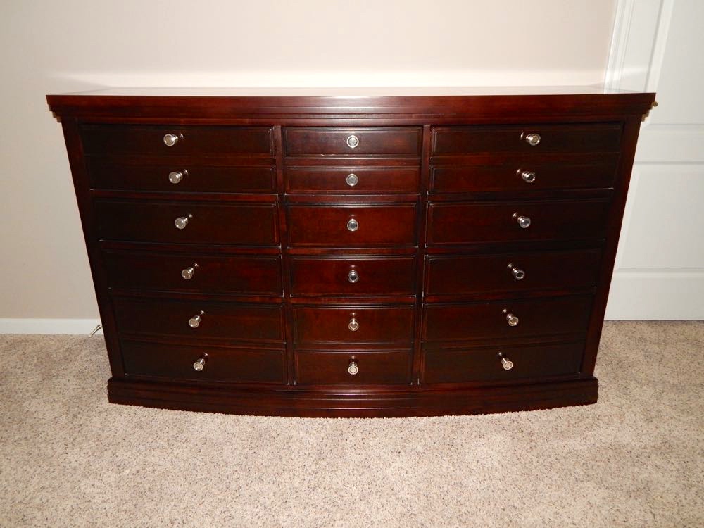 Broyhill Affinity Tripple Dresser