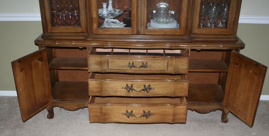 Thomasville China Cabinet