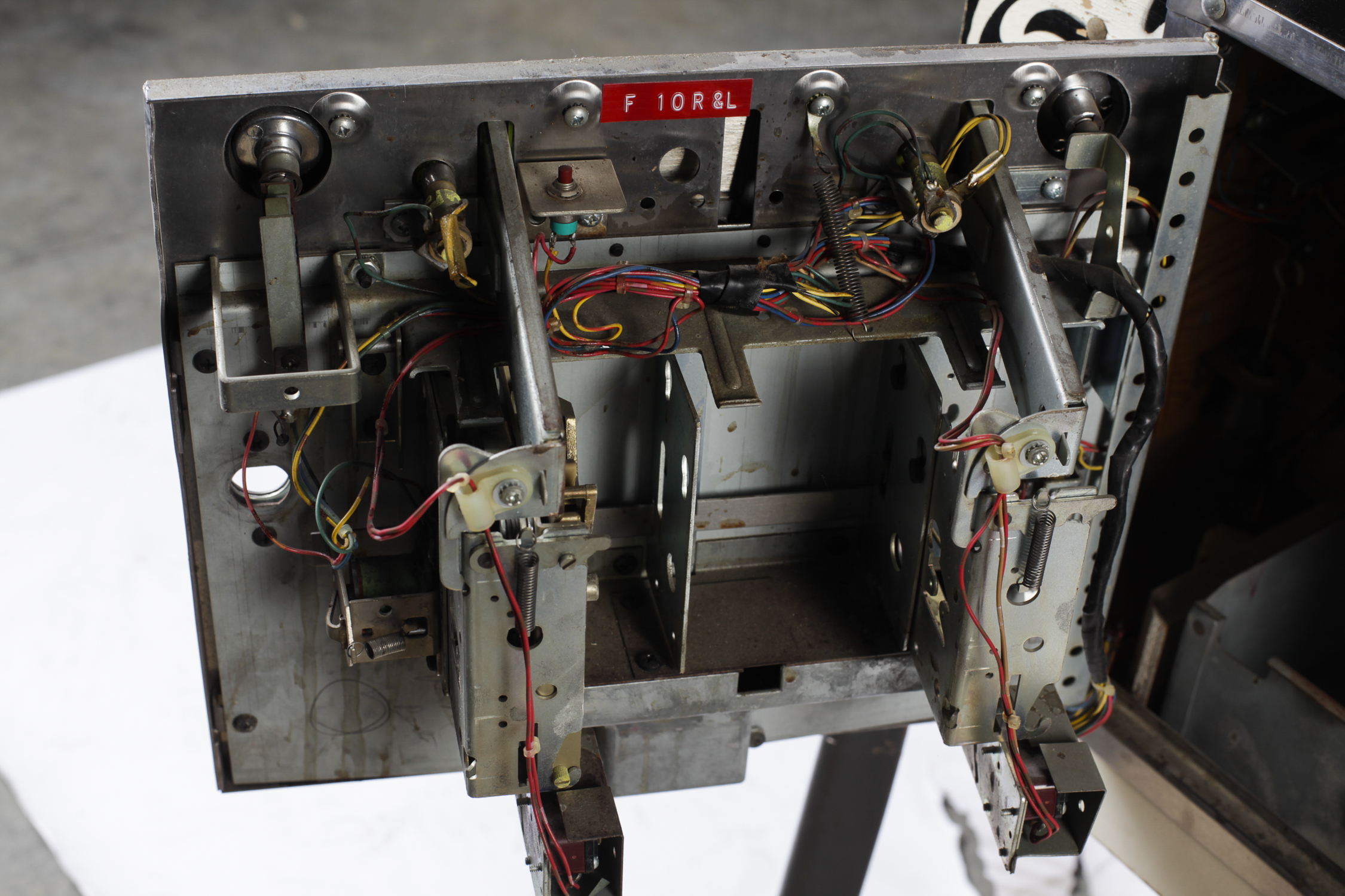 1977 Bally Eight Ball Pinball Machine