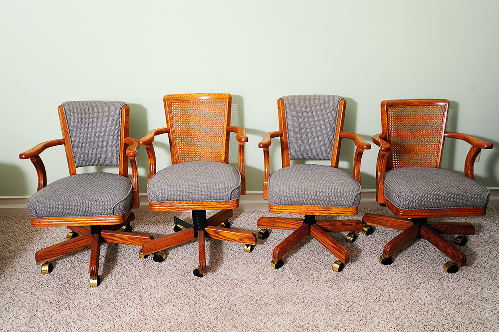 Oak Flip Top Poker Table with 4 Chairs