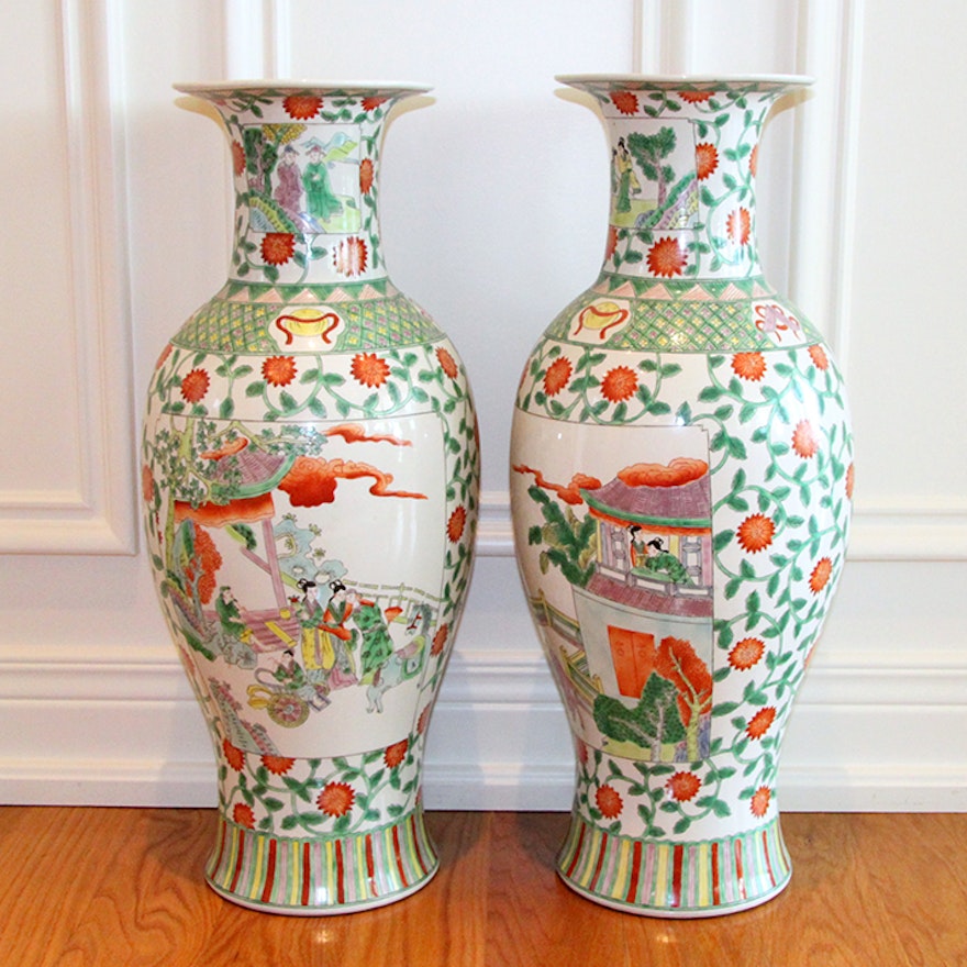 Pair of Classic Hand-Painted Chinese Phoenix Tail Vases