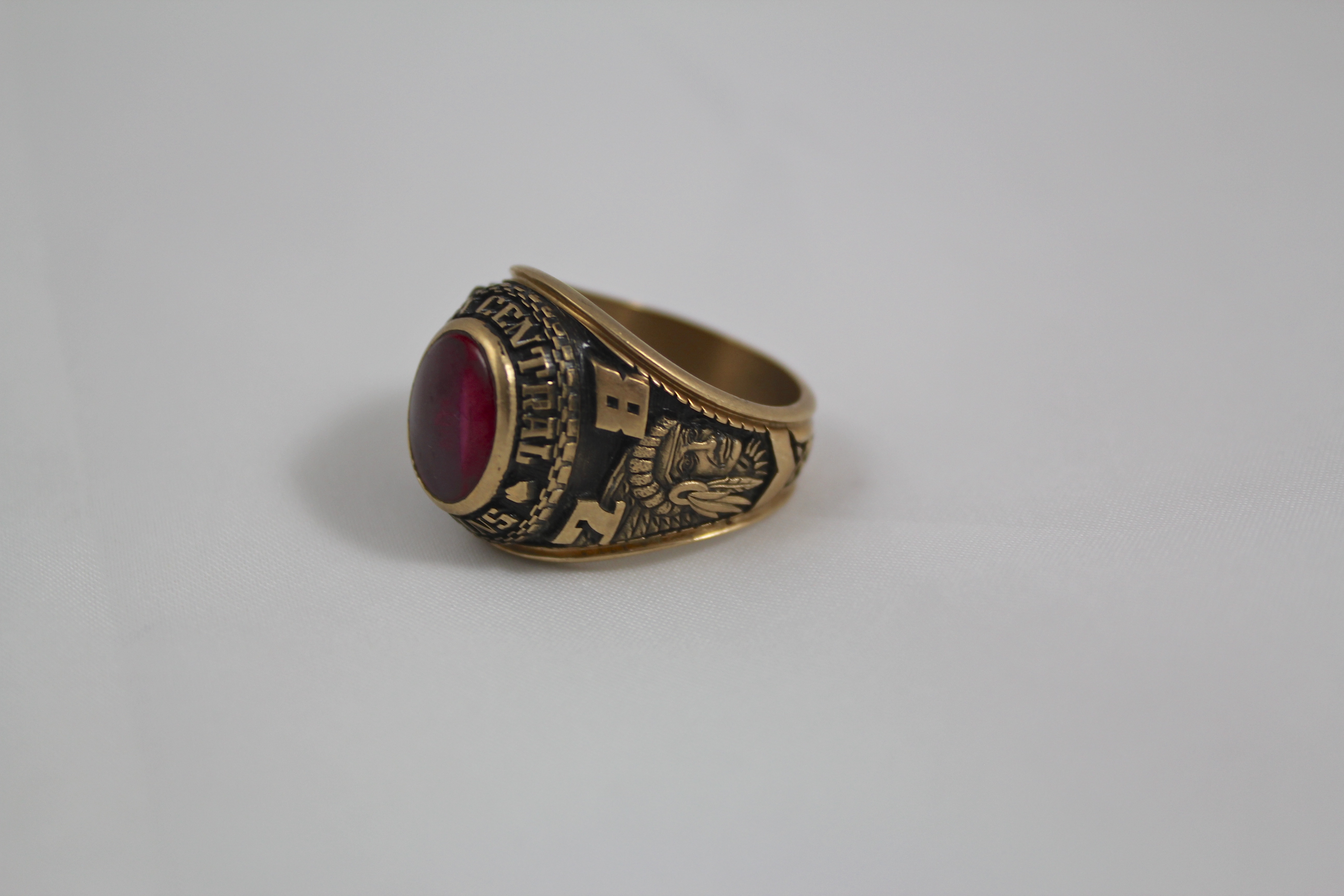 10K Gold 1978 Class Ring