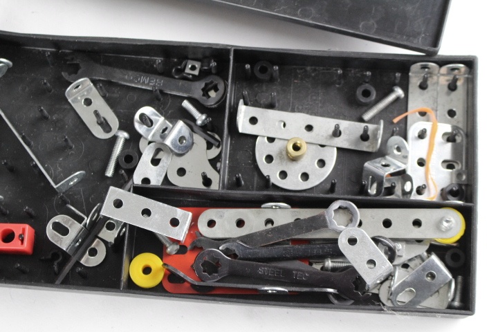 Newer Erector and Steel Tec Building Sets