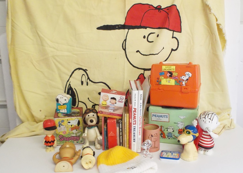 Assortment of Vintage Peanut Character Collector Items