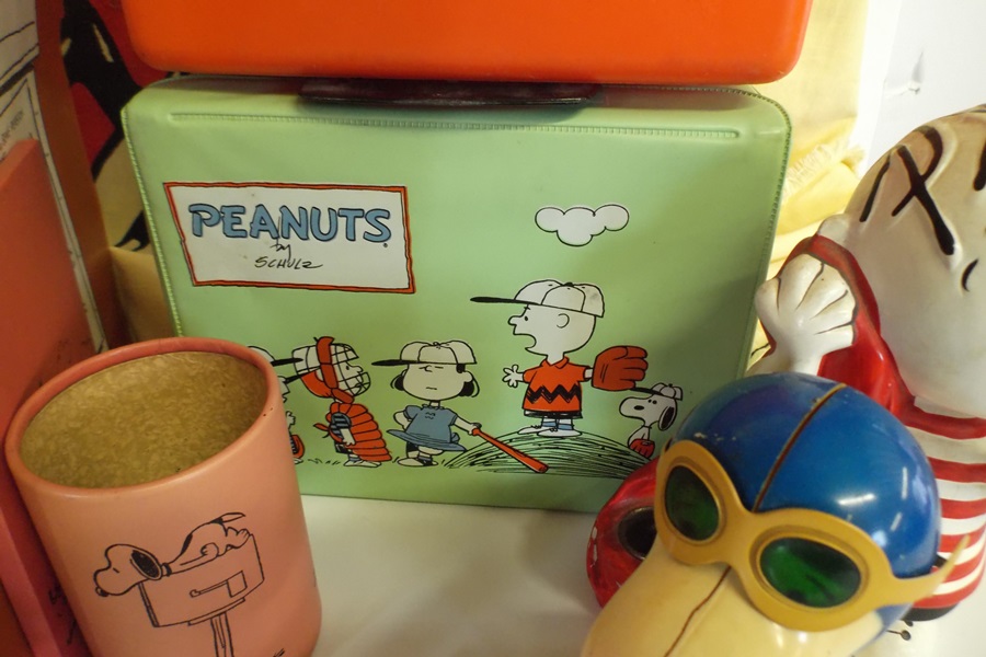 Assortment of Vintage Peanut Character Collector Items