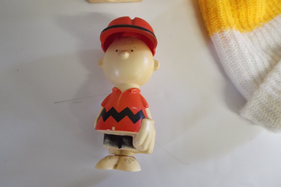 Assortment of Vintage Peanut Character Collector Items