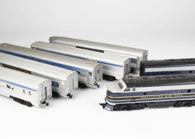 Tyco HO Baltimore & Ohio Locomotive, Coal, Five Passenger Cars