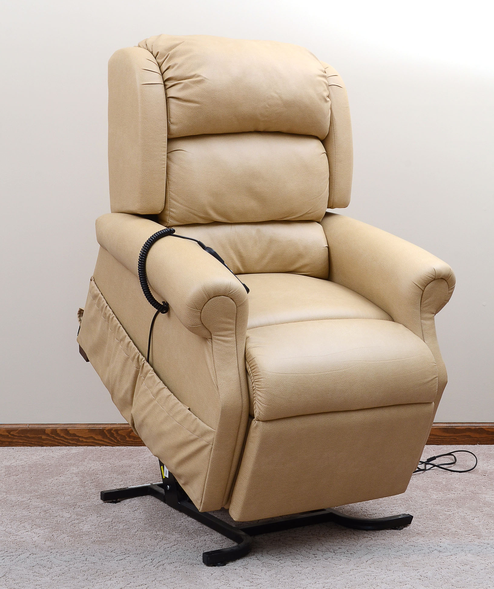 Ultra Comfort America Electronic Lift Chair