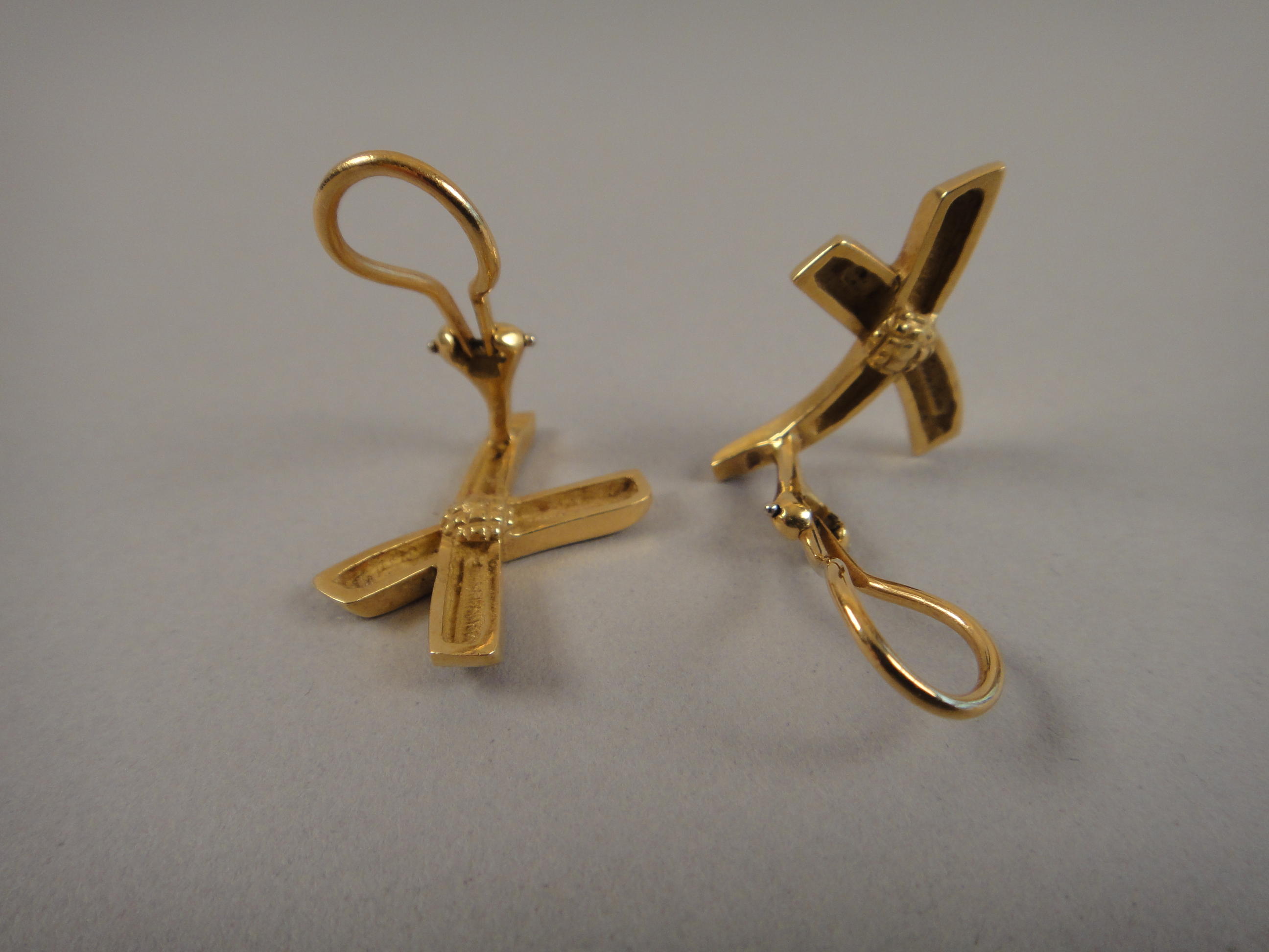 Tiffany & Co. 18k Gold Paloma Picasso X Kiss Crossover Earrings