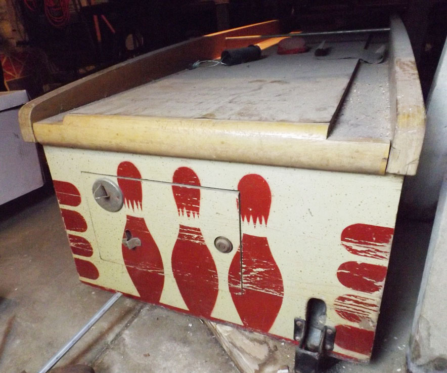 Vintage United's Super "Shuffle Alley" Bowling Game