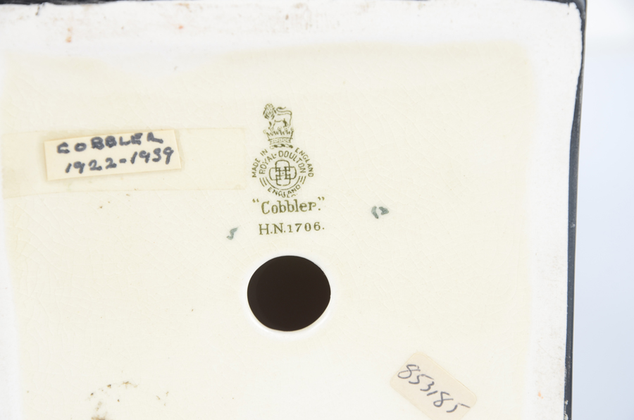 Royal Doulton Figurine "Cobbler"