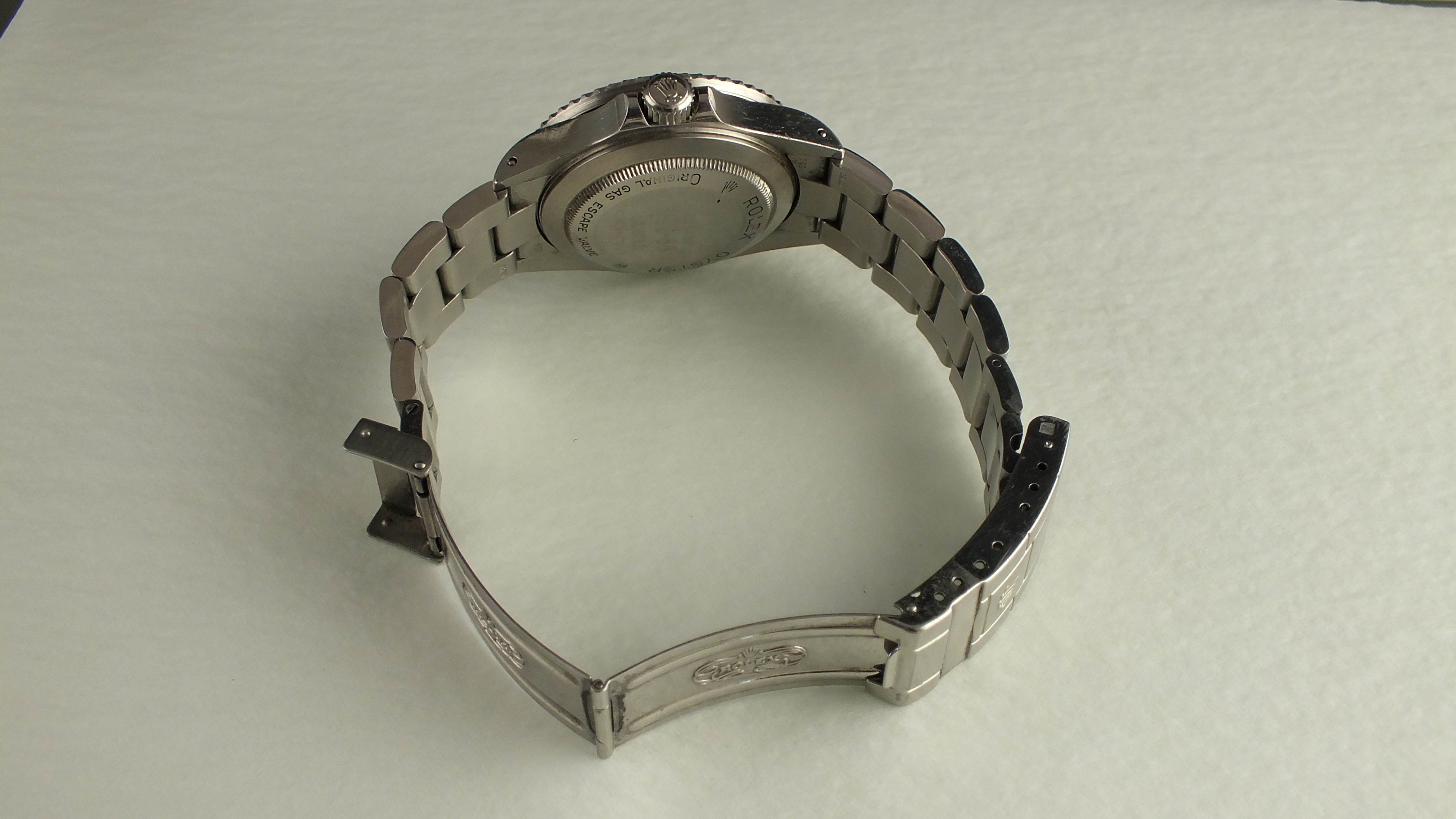 Rolex Oyster "Sea Dweller" 4000 Black Dial Men's Sport Watch