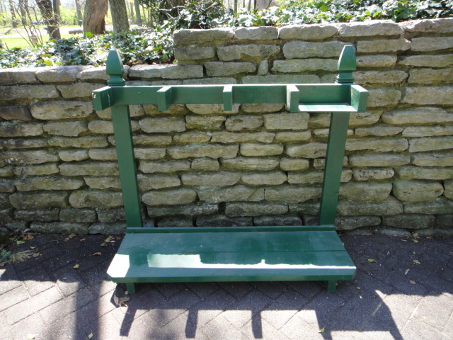 Wooden Stand for Golf Clubs