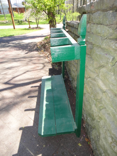 Wooden Stand for Golf Clubs