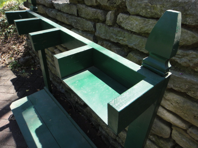 Wooden Stand for Golf Clubs