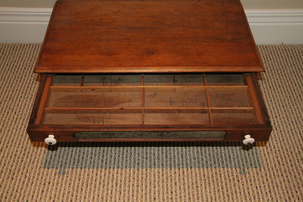 Solid Wood Knife Storage Chest