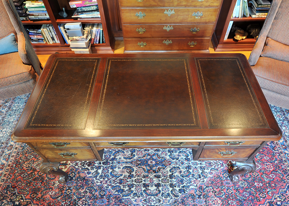 Hekman Mahogany Chippendale Style Office Desk