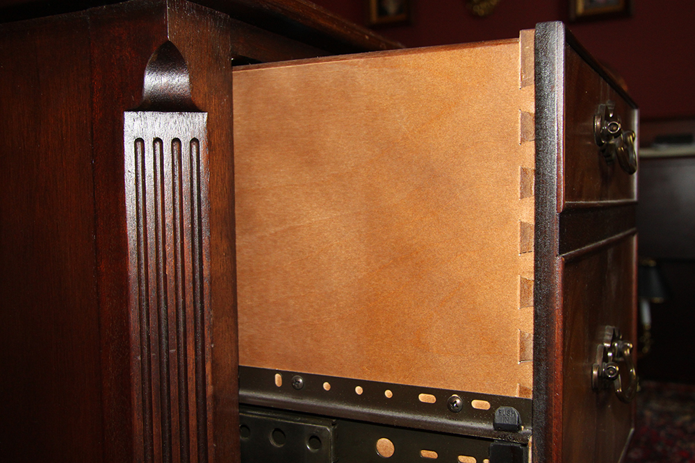 Hekman Mahogany Chippendale Style Office Desk