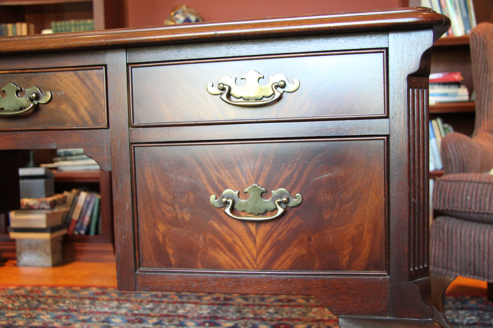 Hekman Mahogany Chippendale Style Office Desk