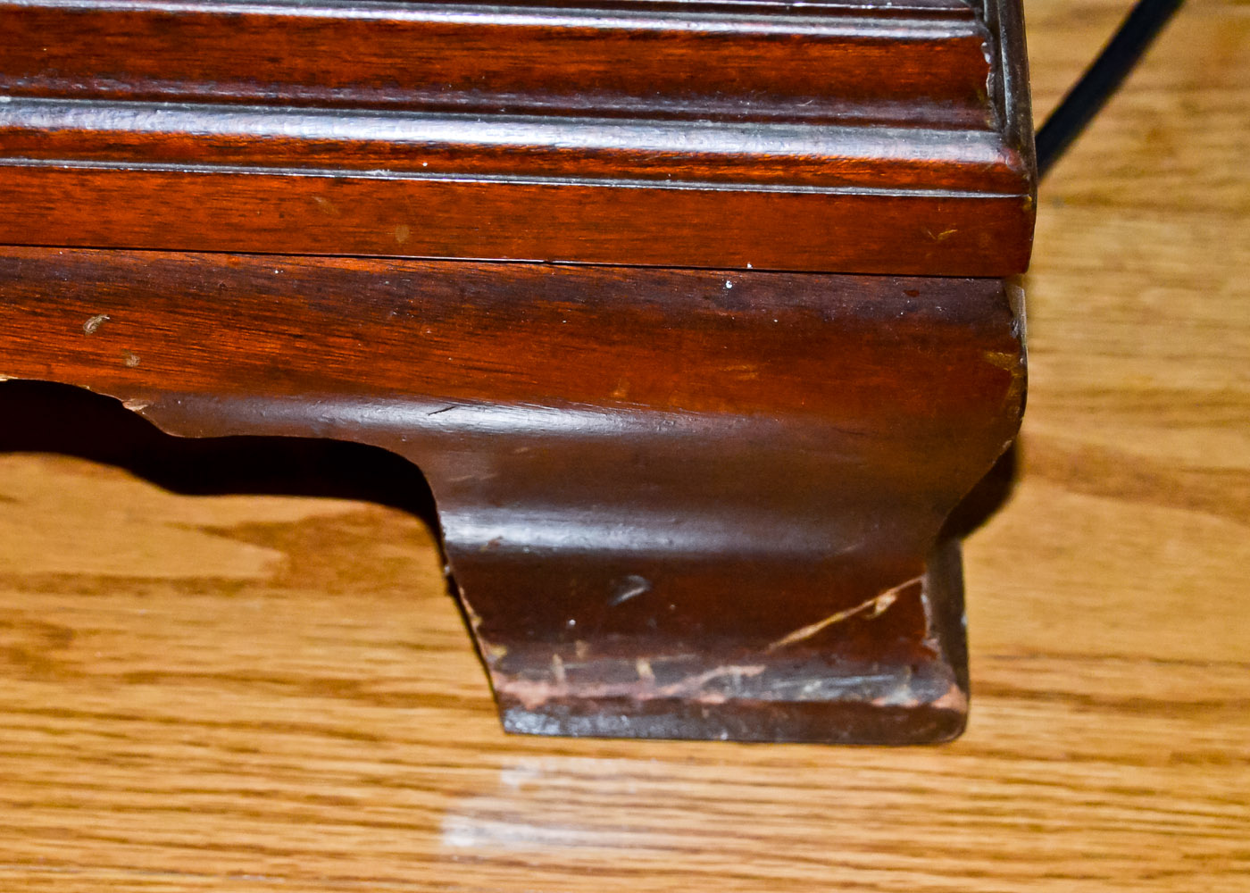 Hungerford Mahogany Dresser with Mirror