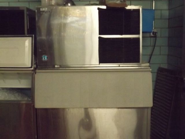 Hoshizaki Cube Star Ice Machine and Storage Bin