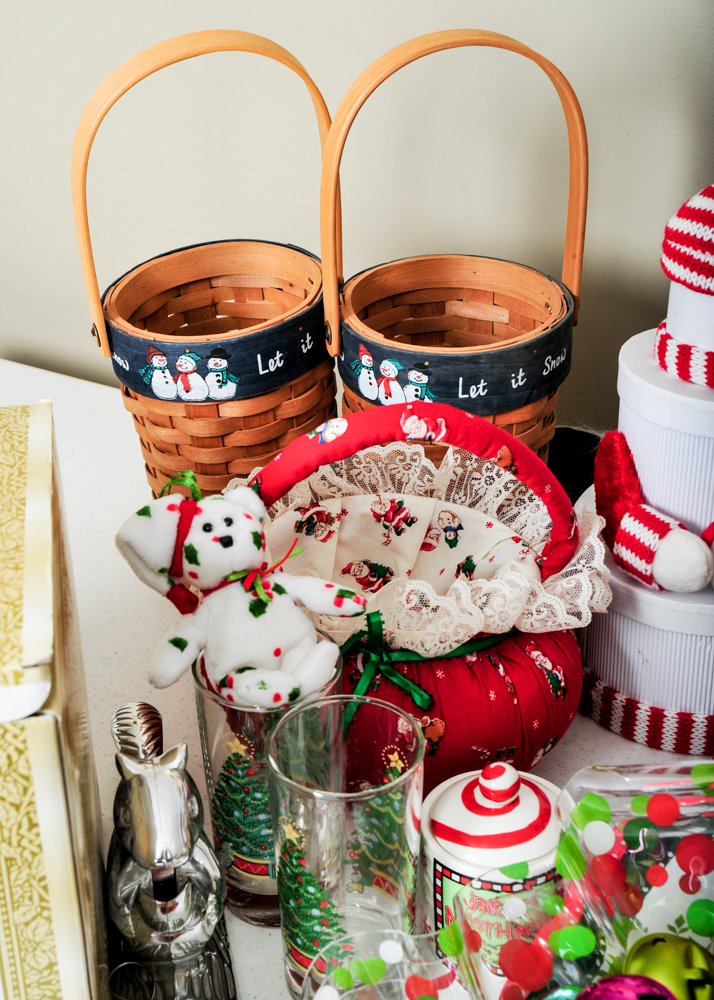 Christmas-Themed Items and Decorative Pieces